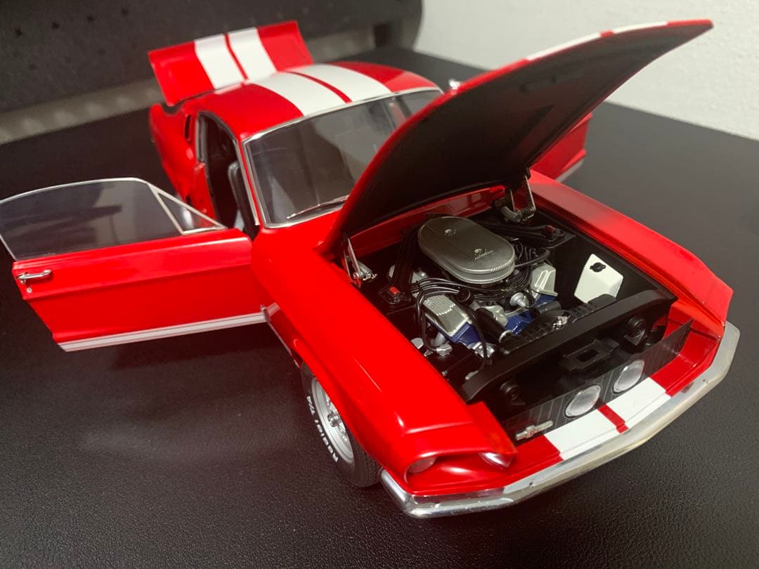 シェルビーAUTOart 1967 Shelby GT500 1/18