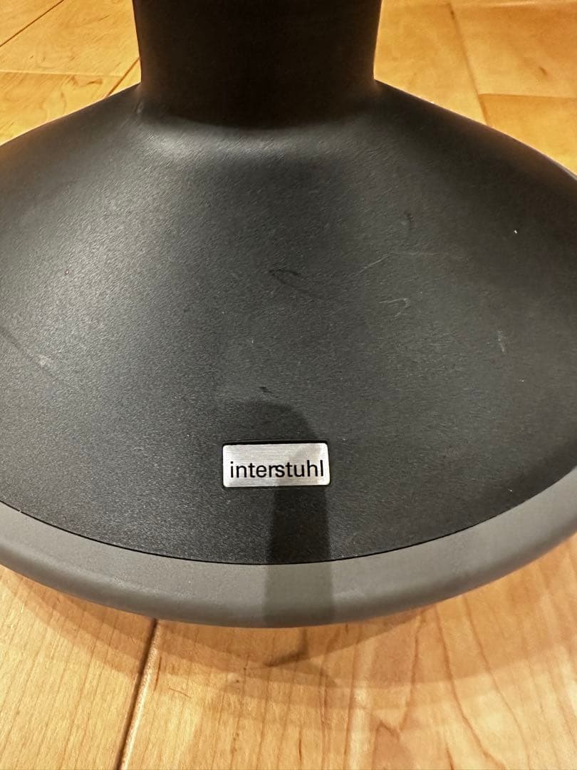 interstuhl UP IS1 ブラック バランスチェア