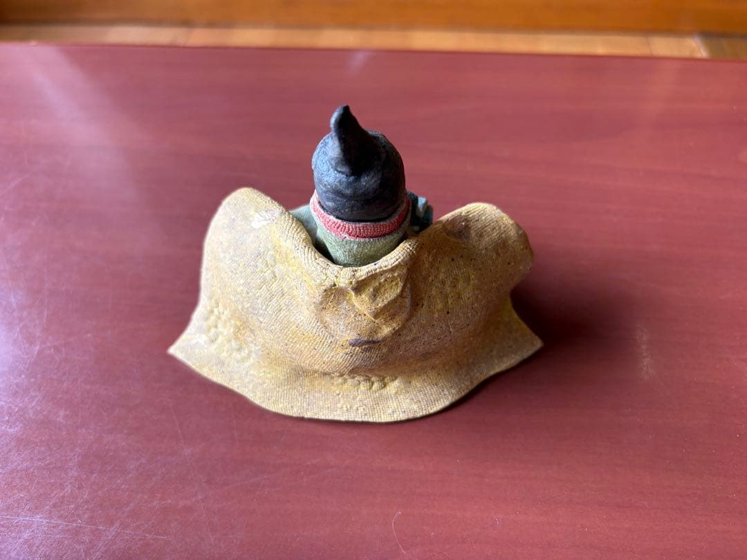 伝統的な雛人形 陶器製 多色