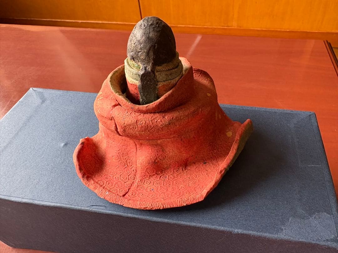 伝統的な雛人形 陶器製 多色