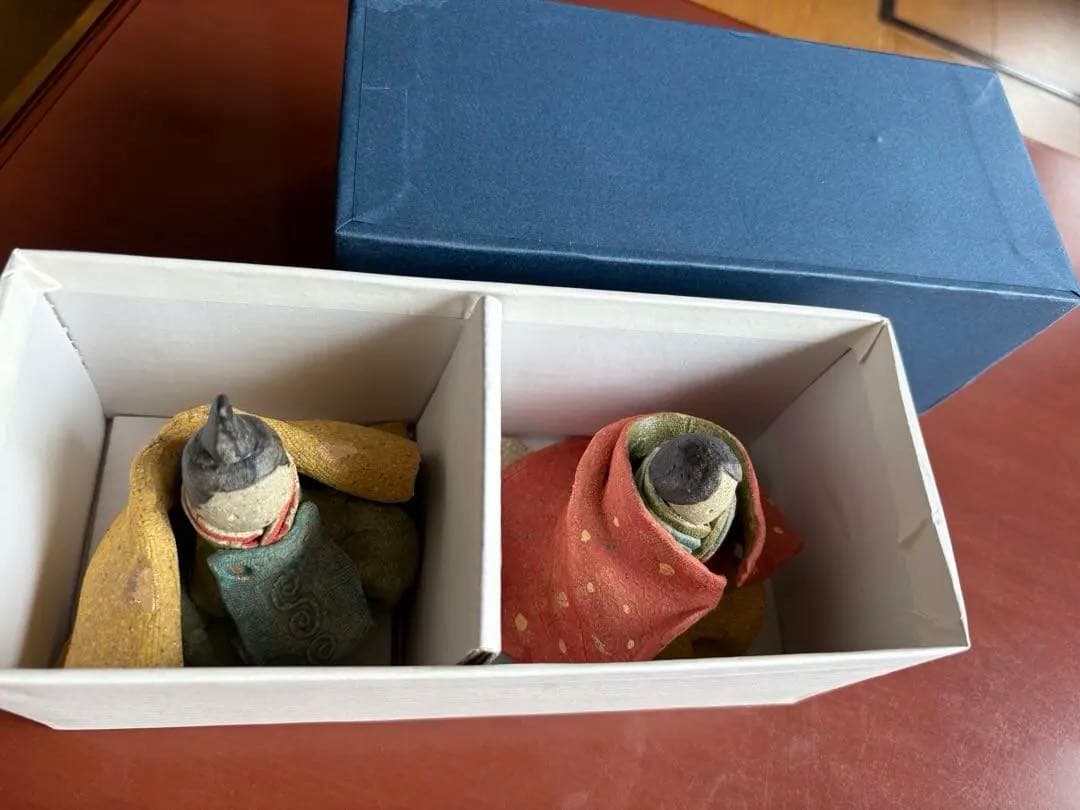 伝統的な雛人形 陶器製 多色