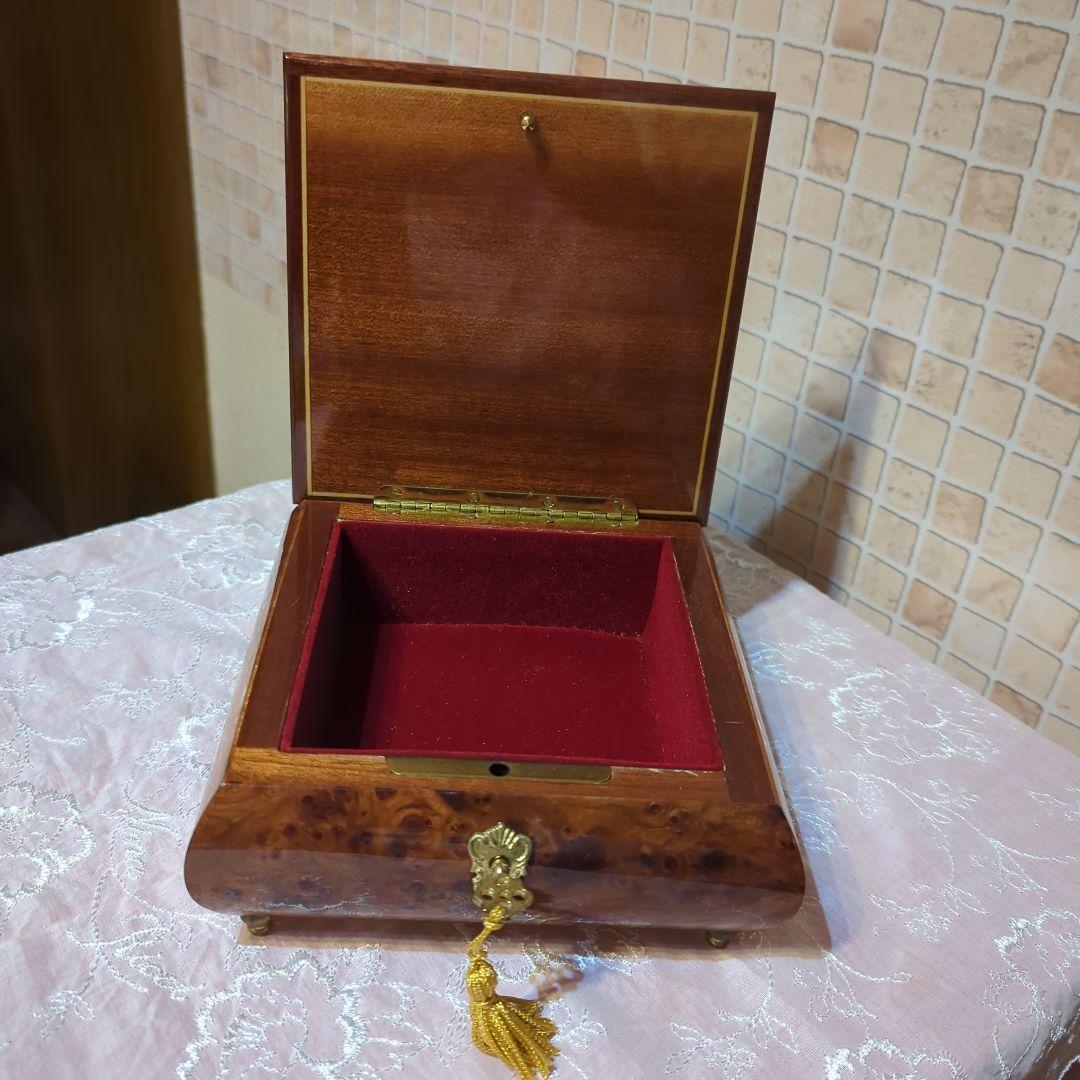 ITALY伝統工芸・象嵌花柄インレイ木製アクセサリーケース