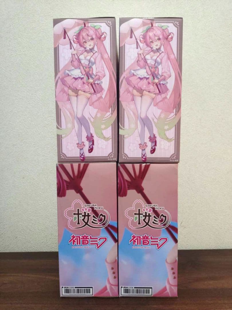 桜ミク AMP+フィギュア 桜ドレスver.　4個