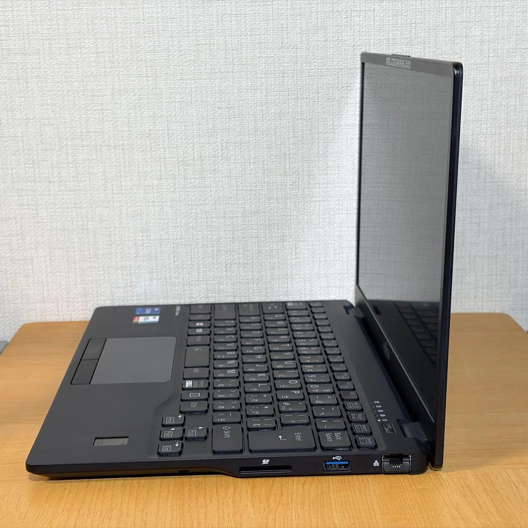 Fujitsu Lifebook U9311/F i7第11世代／オフィス付き
