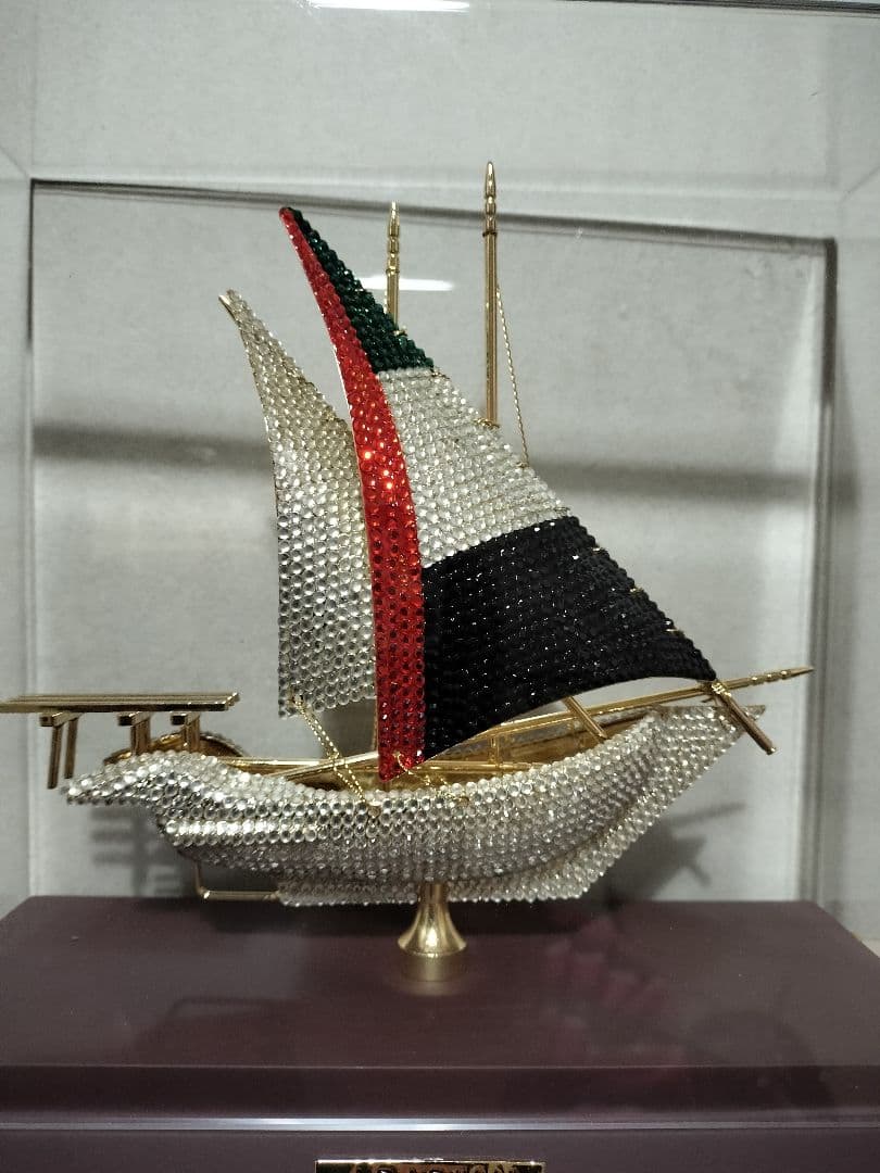 ダイヤモンド ヨット アラビア 帆船　鑽石工芸 置物　ケース付け