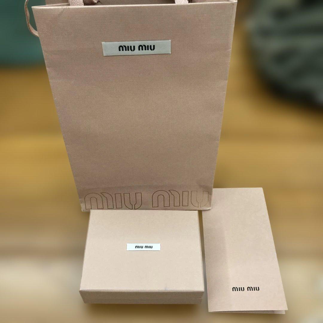 miu miu マトラッセ ケース ブラウン　値下げ