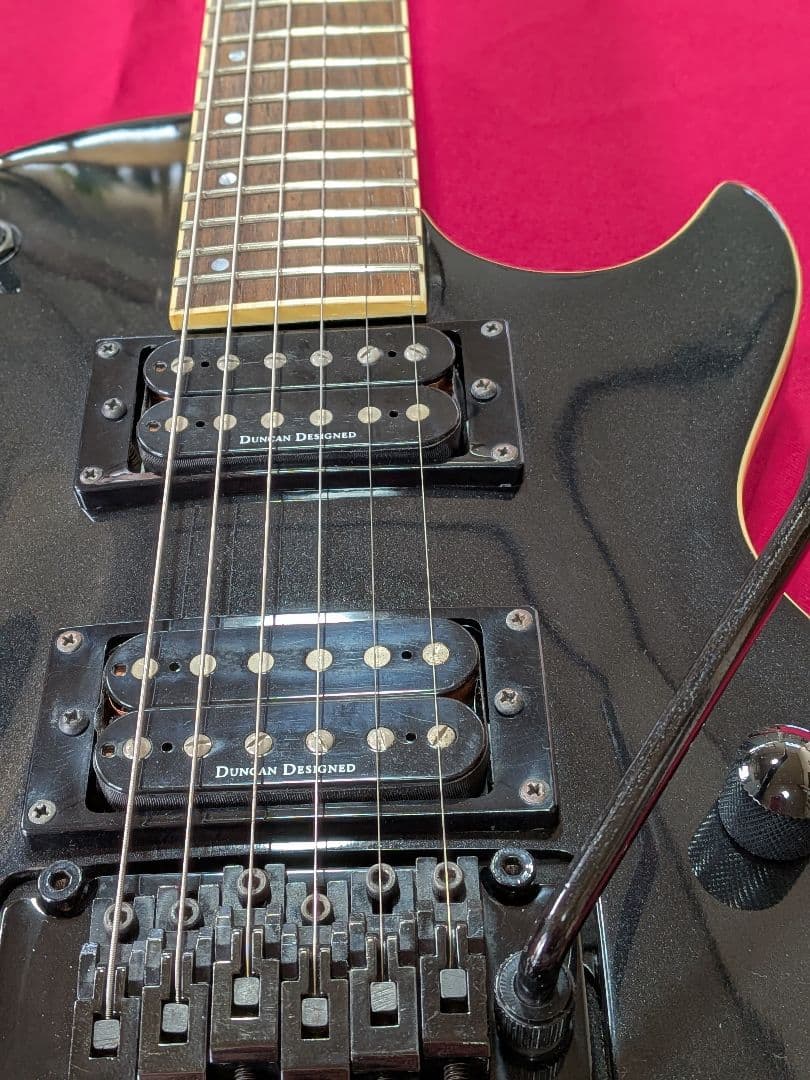 グラスルーツgma黒色レスポールスタイプギターケースアーム付き