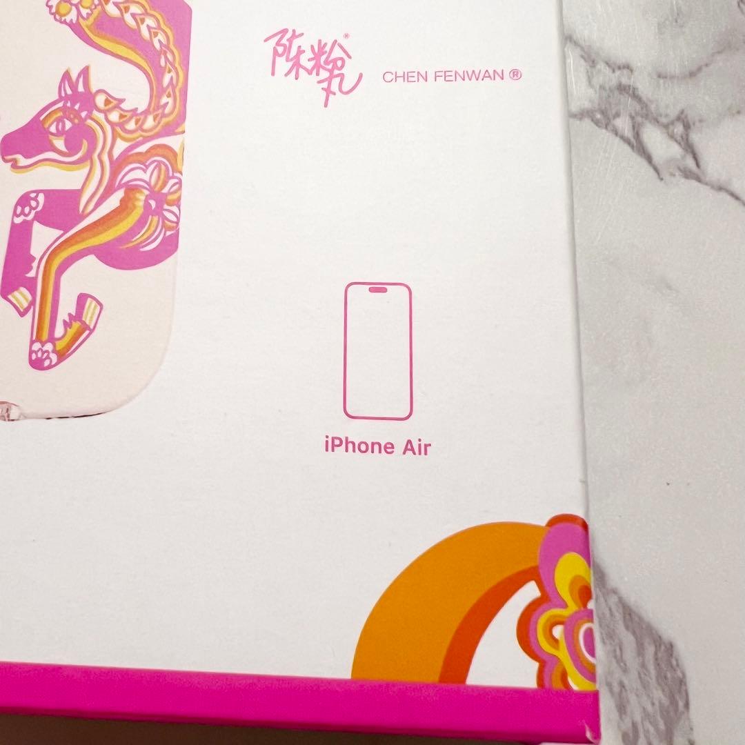 Tech21 iPhone Air ユニコーン ケース & ストラップ