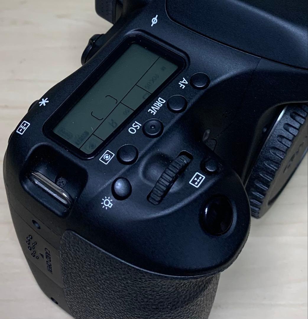 （中古品） EOS 80D EF-S18-135 IS USM レンズキット