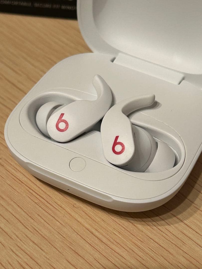 ワイヤレスイヤホン Beats Fit Pro ホワイト MK2G3PA/A