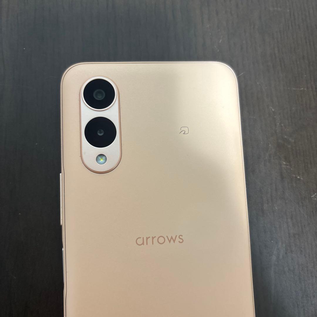 美品arrows we2 スマートフォン