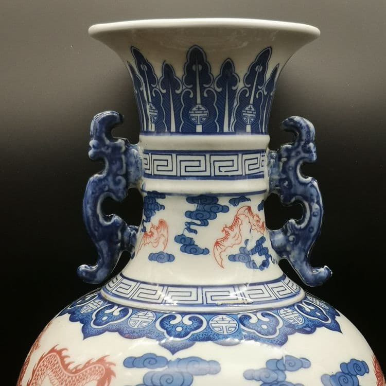 乾隆雲龍紋両耳瓶 青花瓶 景徳鎮 陶磁器 装飾品 現代工芸品 美術品 置物