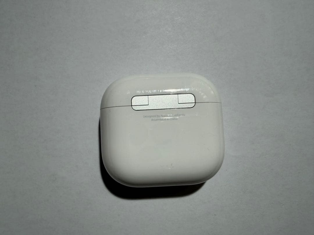 美品　AirPods 4 アクティブノイズキャンセリング搭載