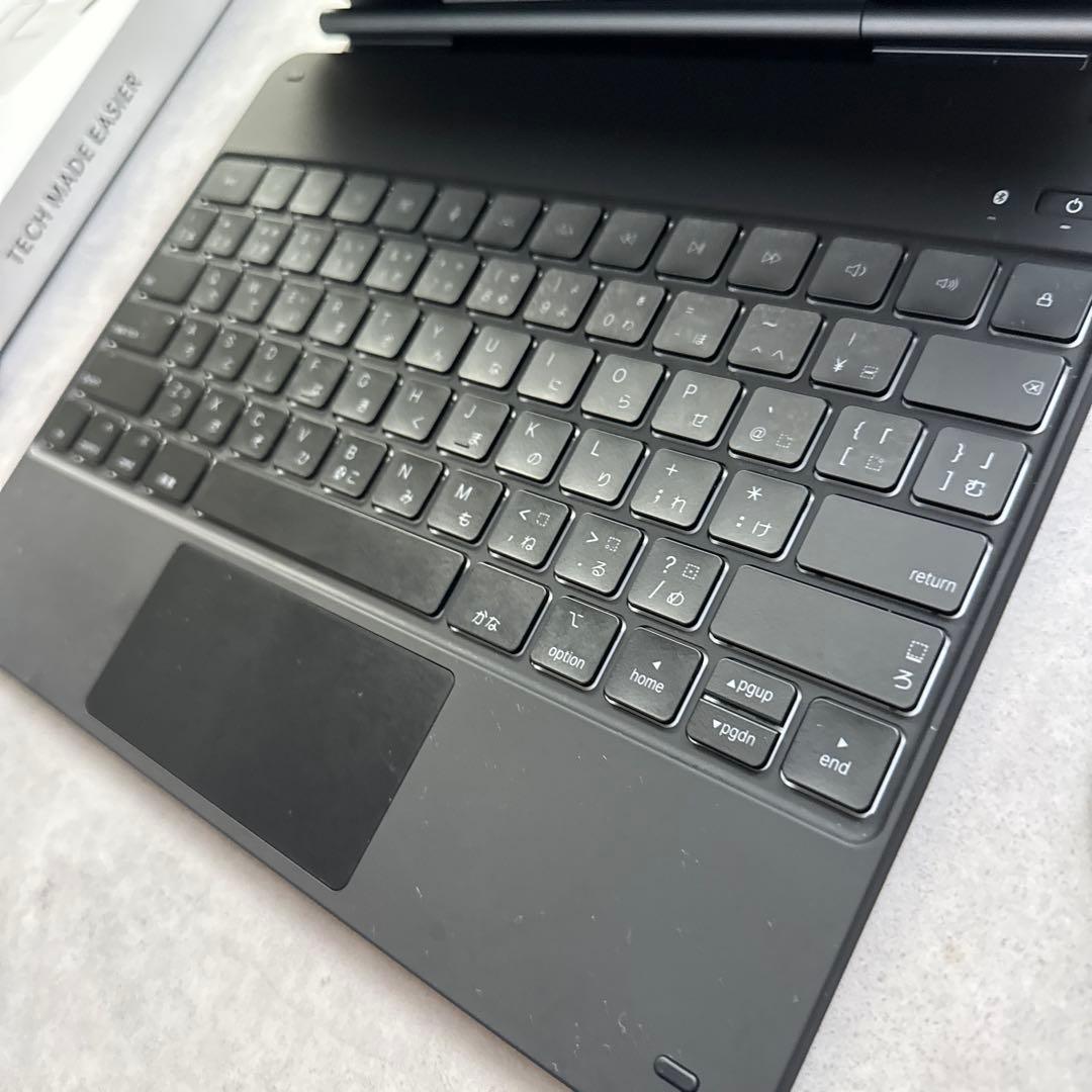 ESR Magnetic Keyboard Case ブラック　13インチ