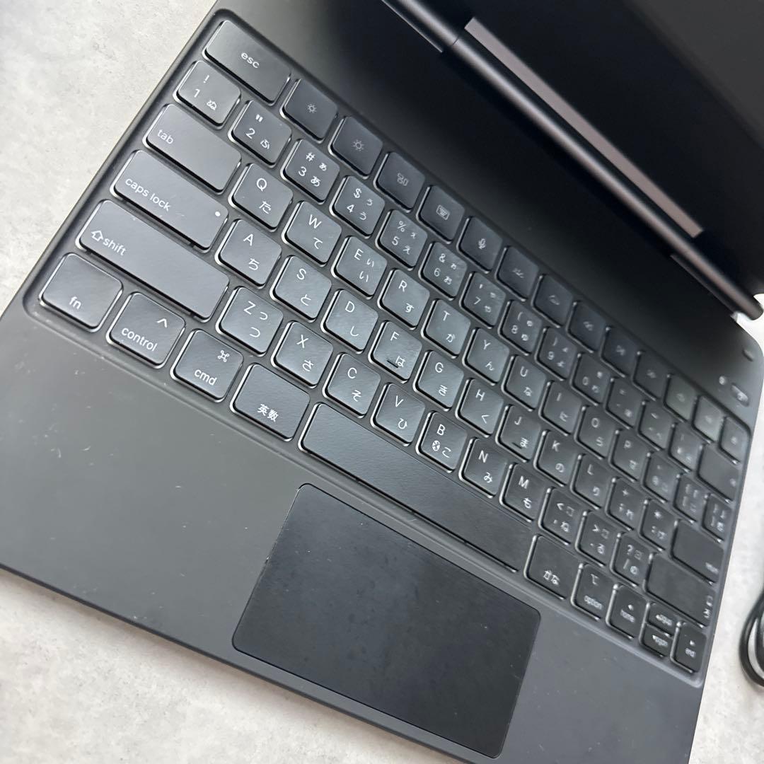 ESR Magnetic Keyboard Case ブラック　13インチ