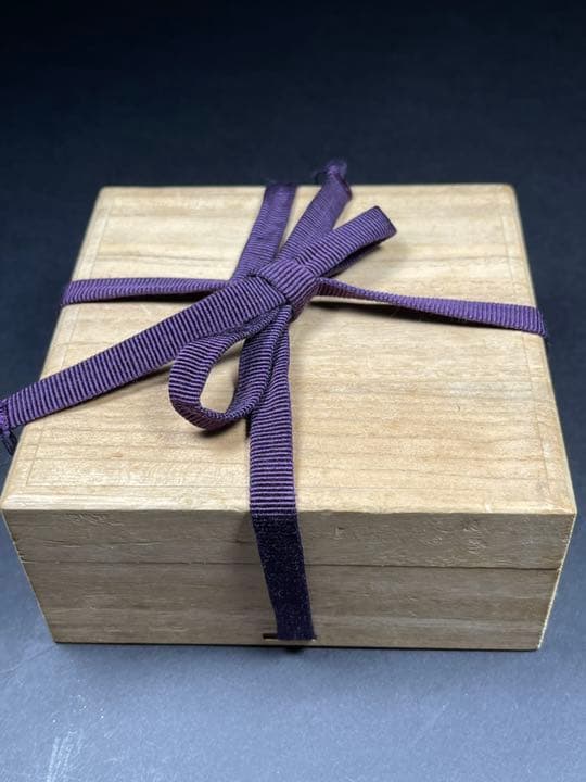 天然石ミニ仏像 玉石？翡翠？ 置物 仏教美術 重さ:88g 箱付。素材不明。