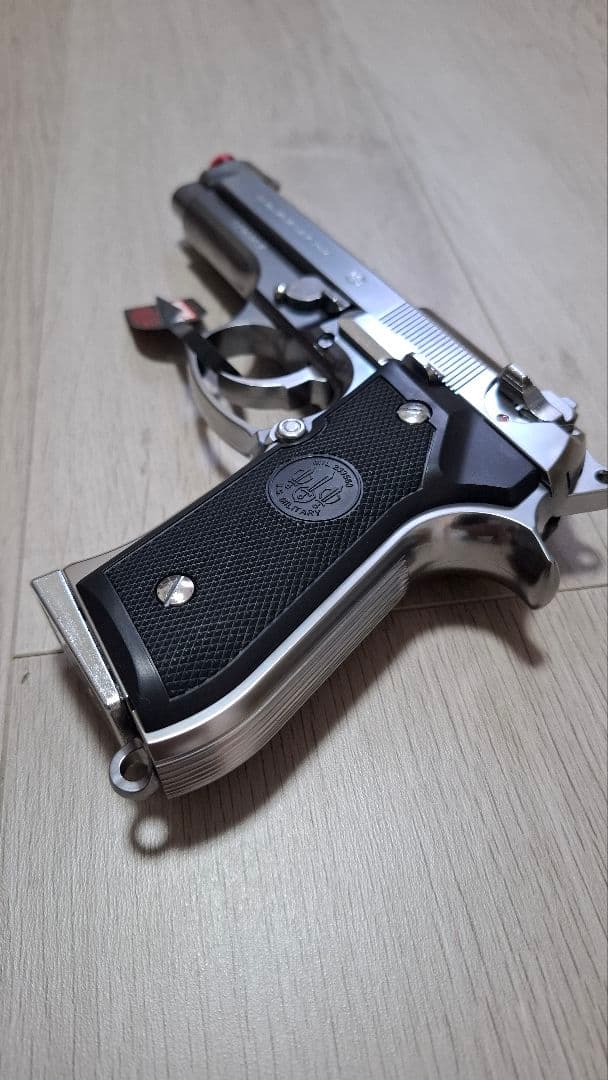 極上美品　東京マルイ　M92F　クロームメッキモデル　IONX仕様　ガスガン