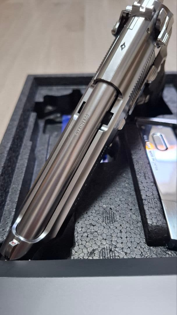 極上美品　東京マルイ　M92F　クロームメッキモデル　IONX仕様　ガスガン