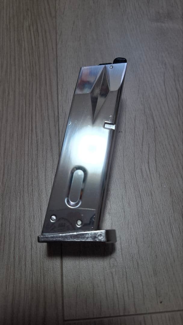 極上美品　東京マルイ　M92F　クロームメッキモデル　IONX仕様　ガスガン