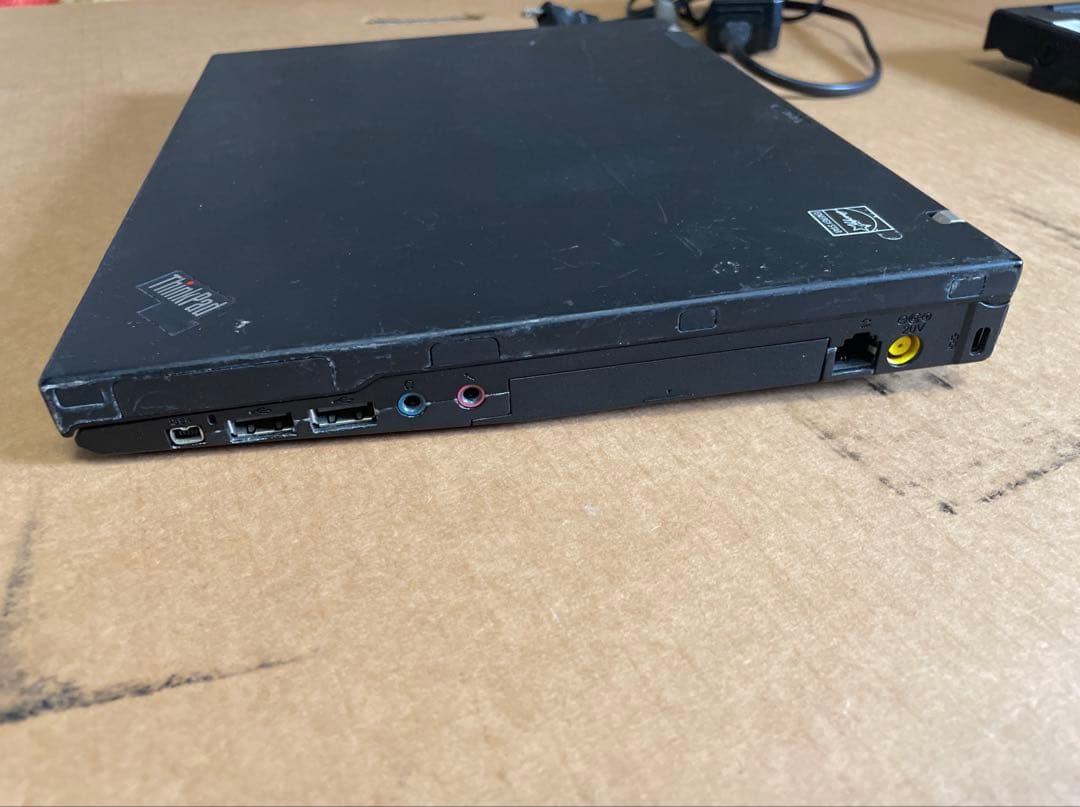 値下げThinkPad X61＋X6 UltraBase OS Ubuntu