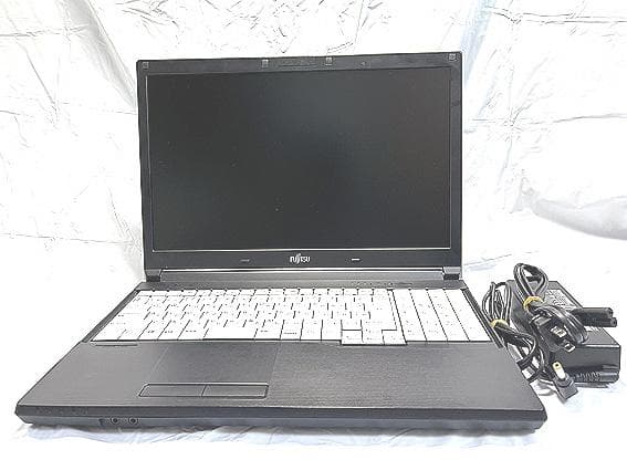 FUJITSU LIFEBOOK A576/PX ノートPC 　　（N025）