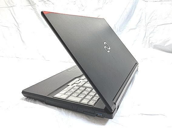 FUJITSU LIFEBOOK A576/PX ノートPC 　　（N025）