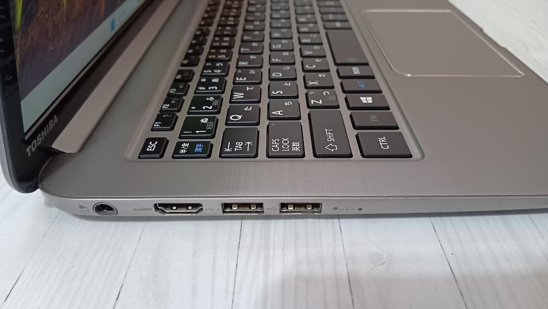 Dynabook KIRA V83　harman/kardon DTS