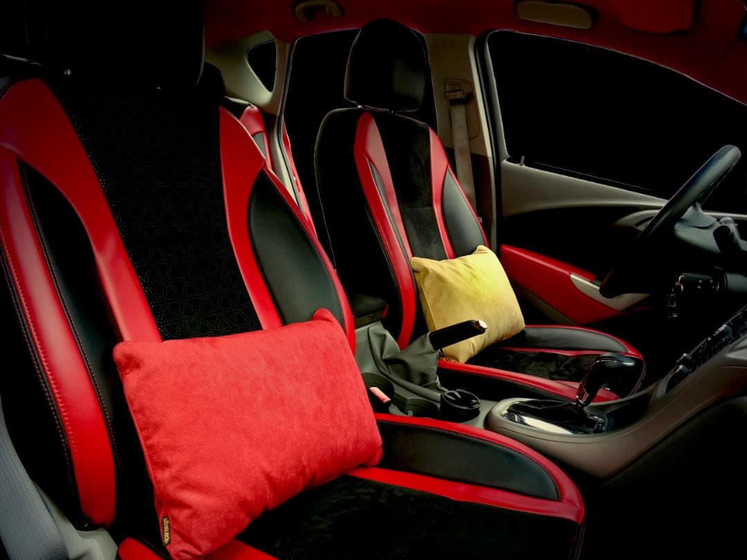 【最強の素材】高級車内装素材のクッション 触ったら戻れない ライトグレー