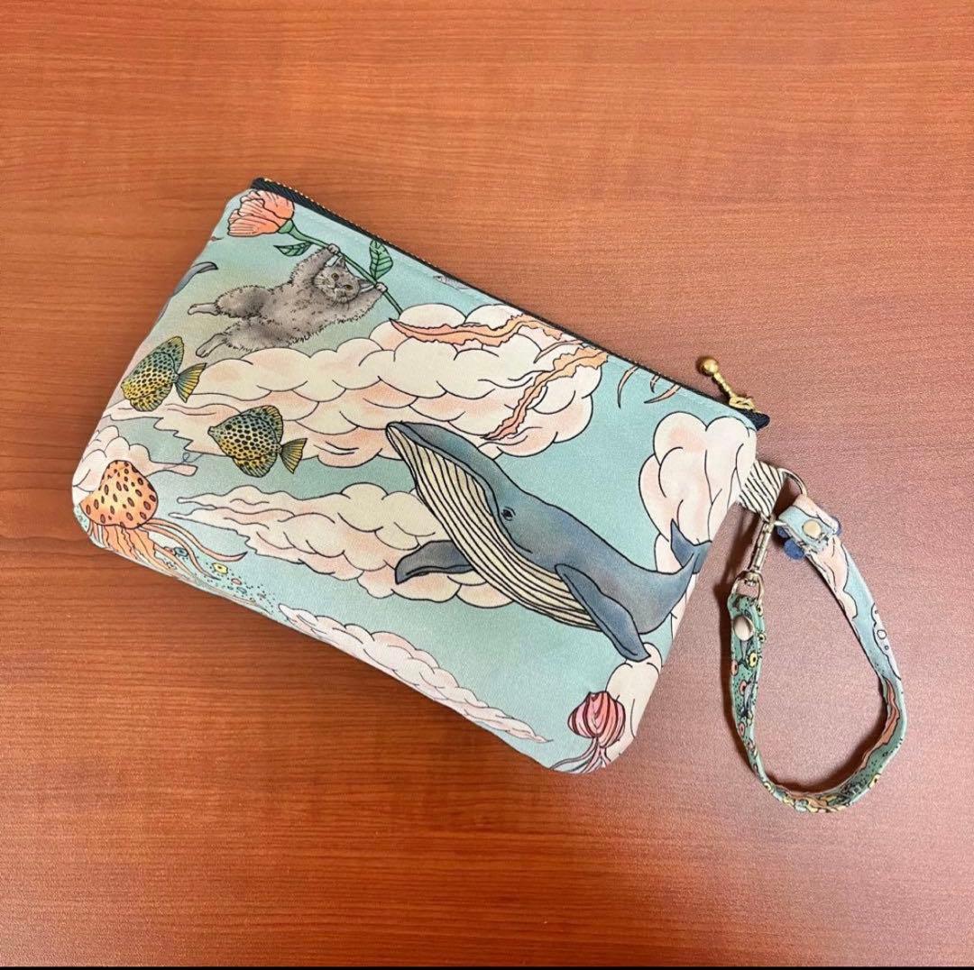 おとぎの国の猫と仲間たちハンドメイド　A4サイズリュック＆18㎝ポーチセット