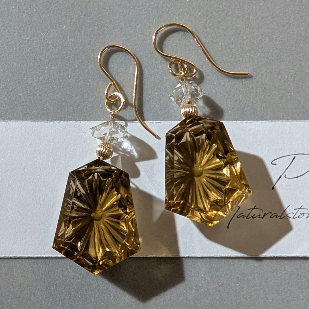 1点のみ✧︎コニャッククォーツパフュームボトルピアス