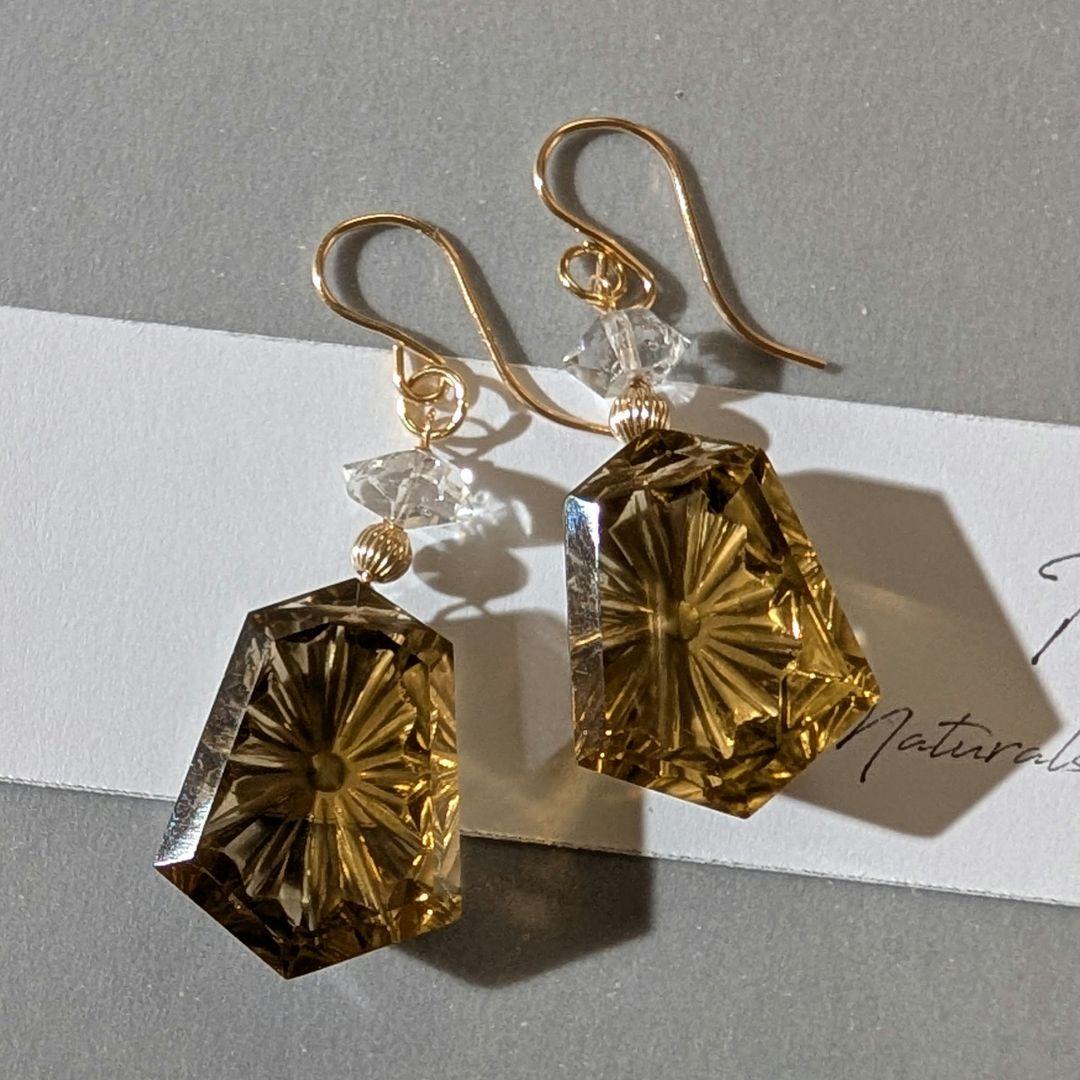 1点のみ✧︎コニャッククォーツパフュームボトルピアス