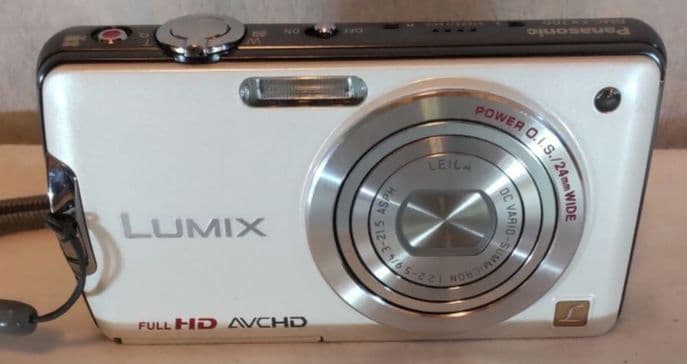 デジタルカメラ LUMIX FULLHD AVCHD