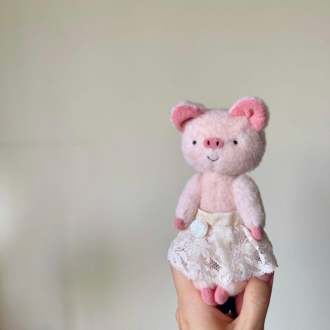 照れ照れ仔豚ちゃん ぬいぐるみ 海外作家様 ハンドメイド アーティストベア ぶた
