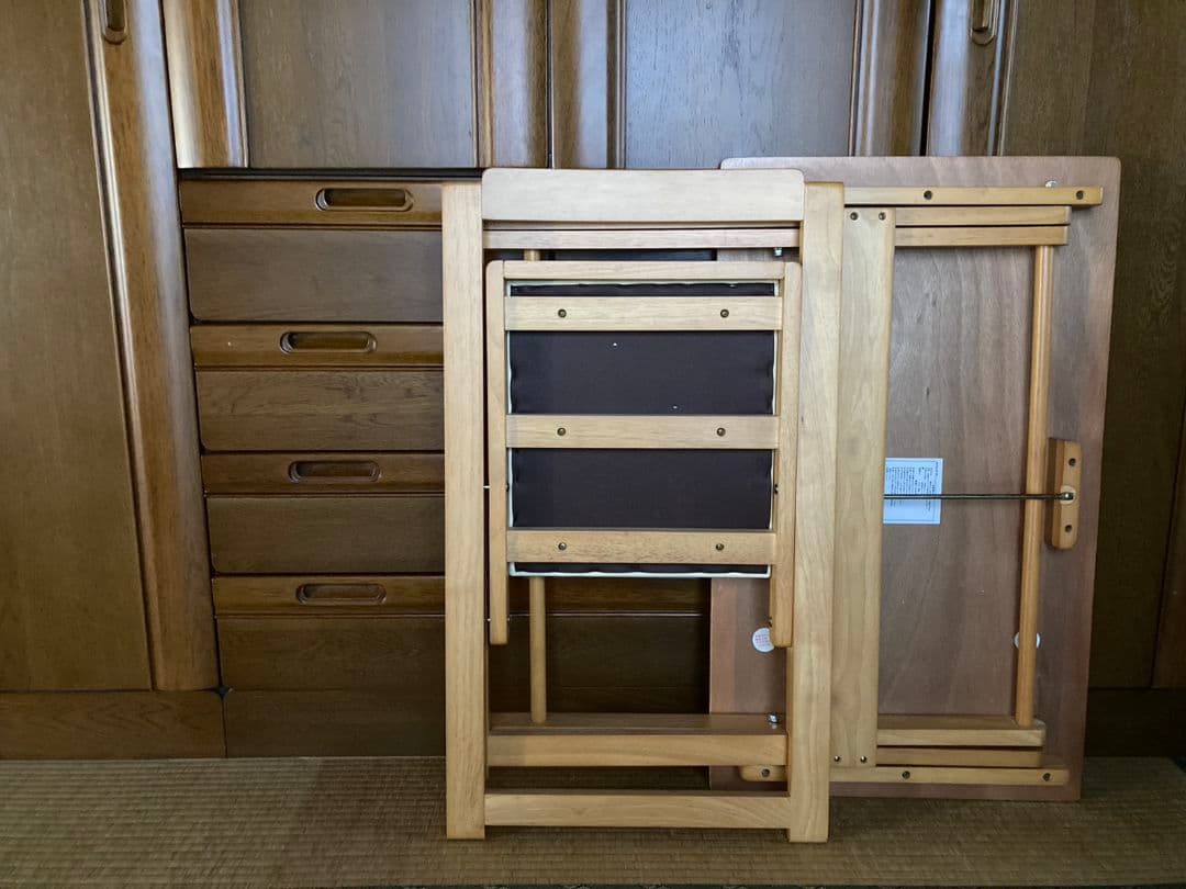 木製　折りたたみテーブルと椅子　天然木ラバーウッド　化粧パーティクルボード