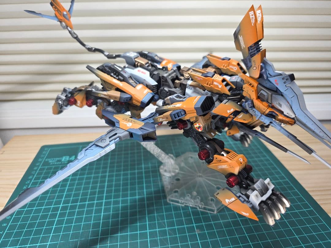 ゾイドHMMライガーゼロ　シュナイダー全塗装