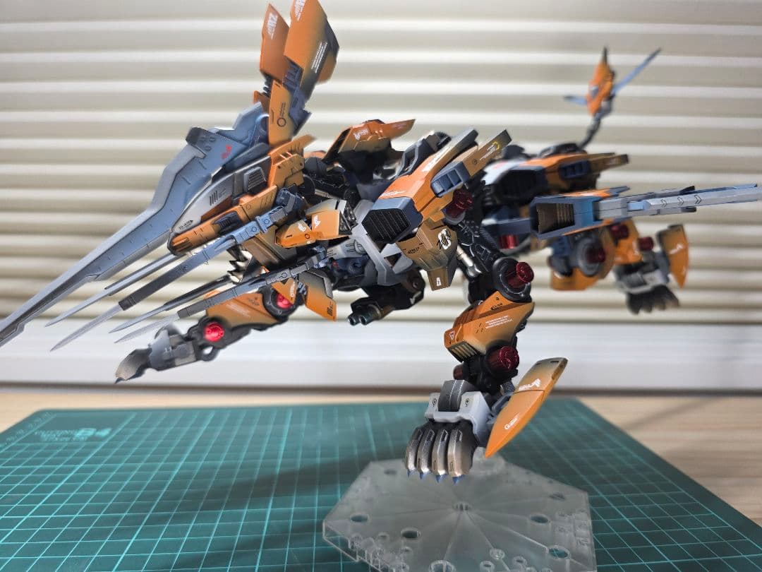 ゾイドHMMライガーゼロ　シュナイダー全塗装