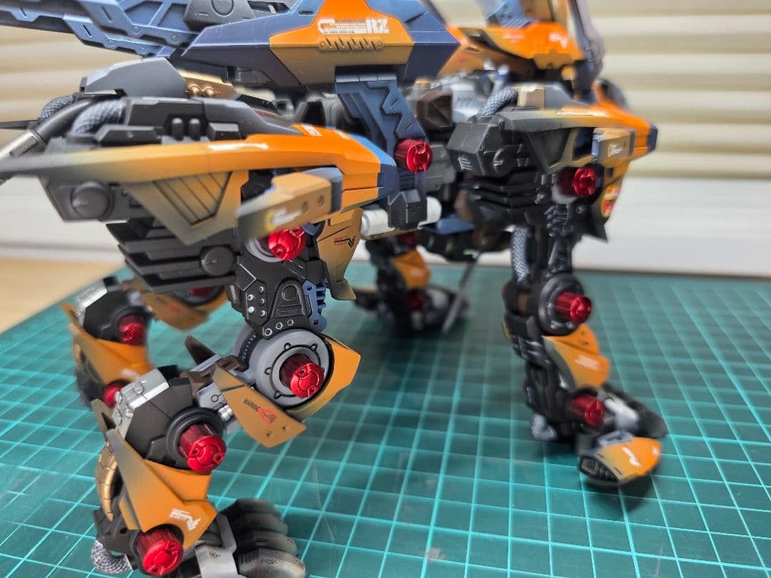 ゾイドHMMライガーゼロ　シュナイダー全塗装