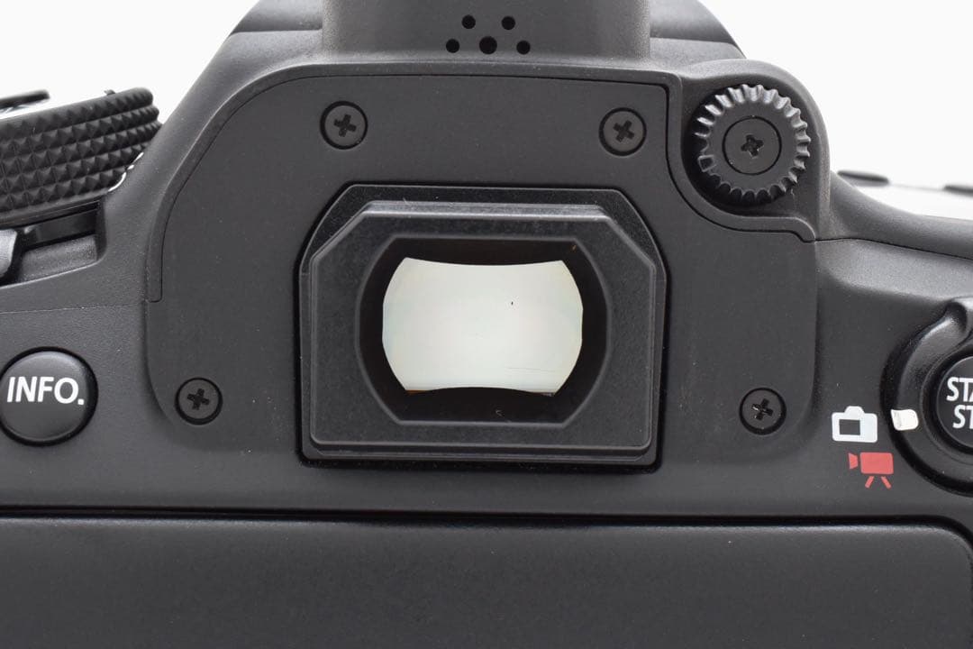 保証付き/デジタル一眼レフカメラCanon EOS 80D標準レンズセット
