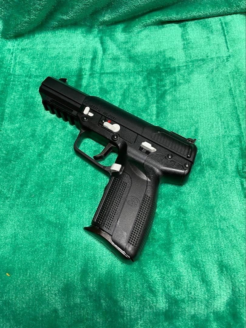 Five-seven USG 8mm BB ガス式モデルガン