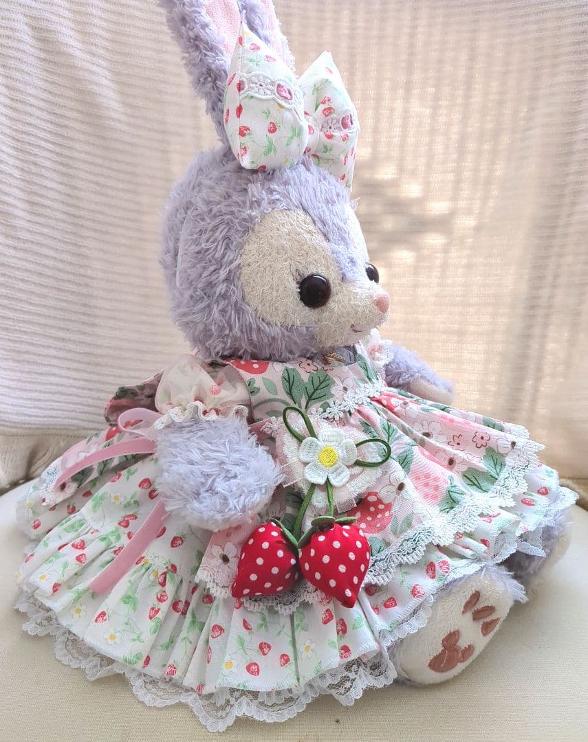 キティちゃんさま専用【春　苺エプロンドレス　】