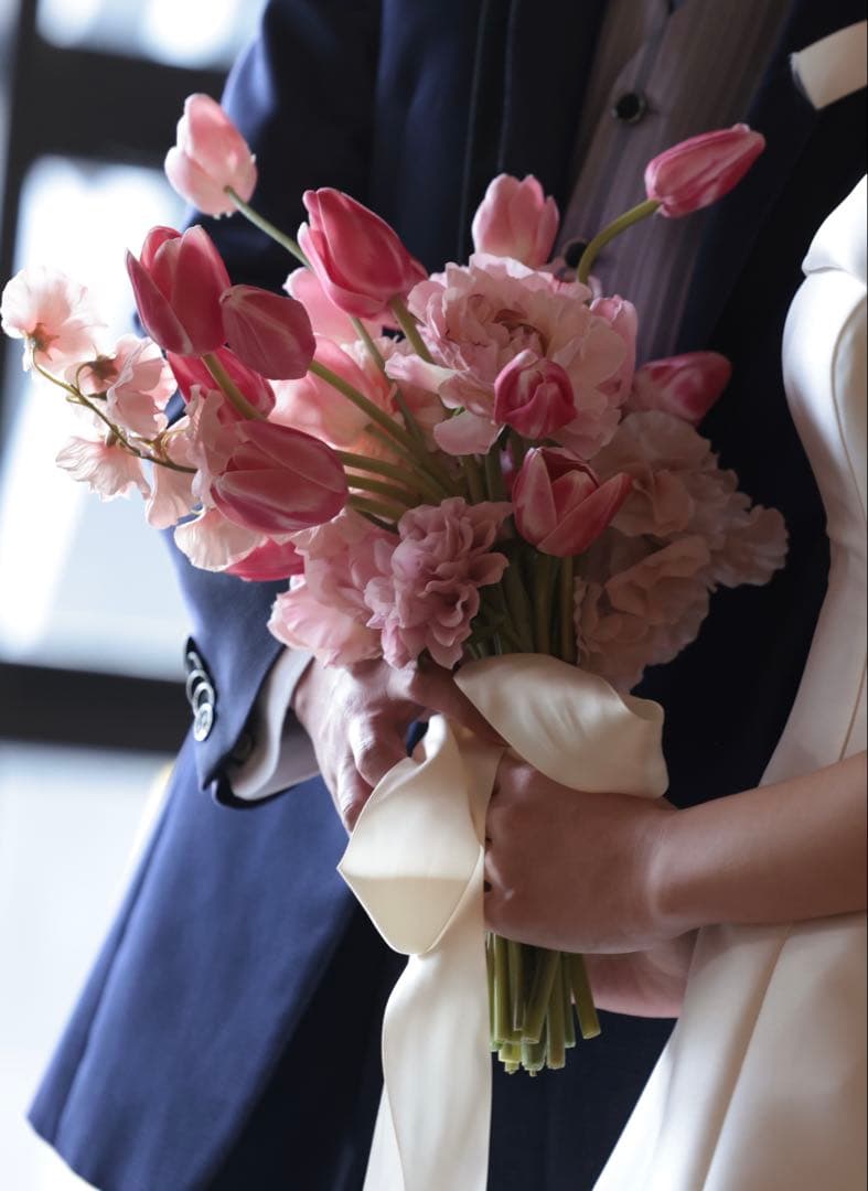 アーティフィシャルフラワー　ブーケ　チューリップ　ブートニア付き