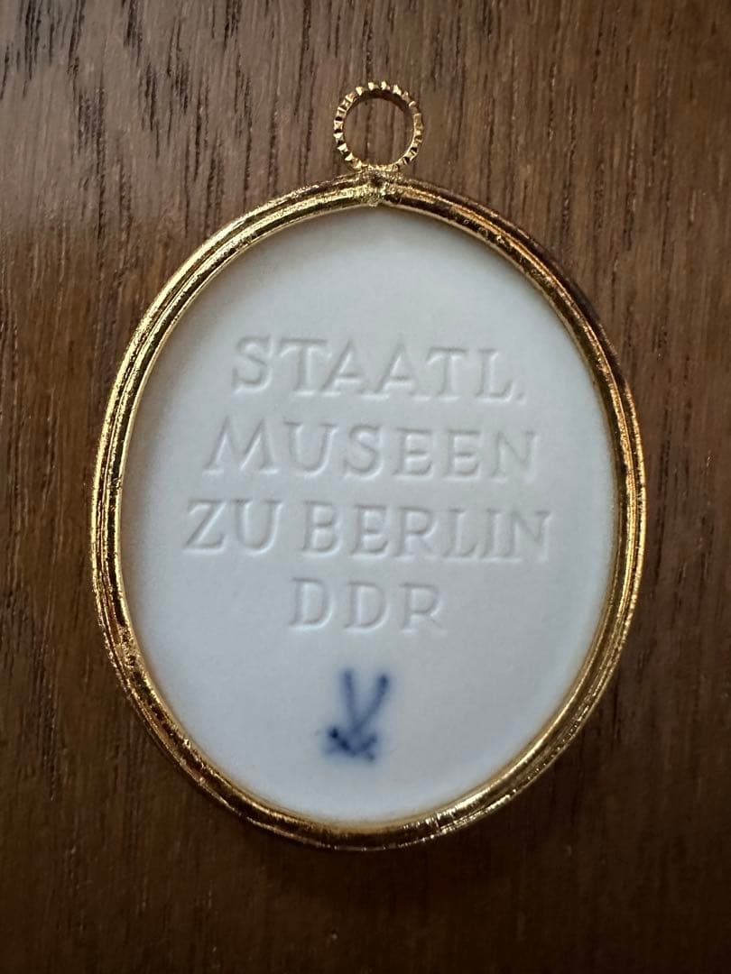 【芸術品】高級陶磁器！マイセン　チェーンペンダント。、白い磁器