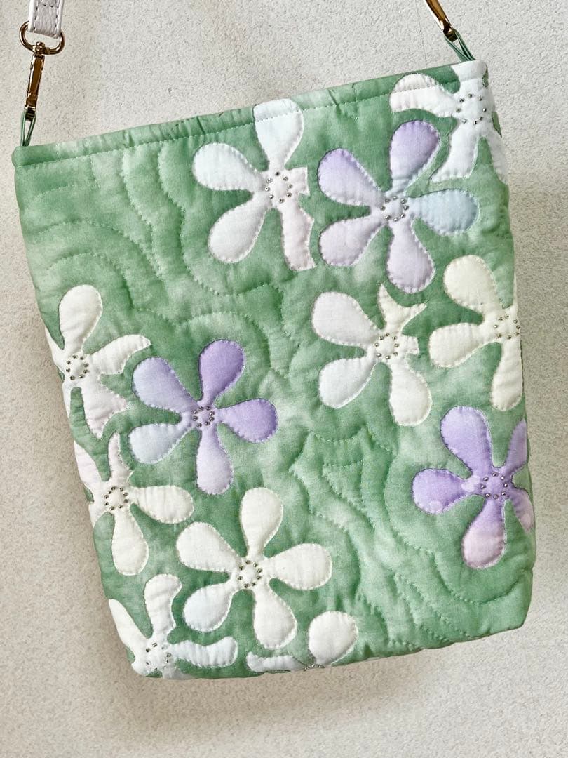 ハンドメイド　ハワイアンキルトバッグ ショルダーバッグ(ミントグリーン)