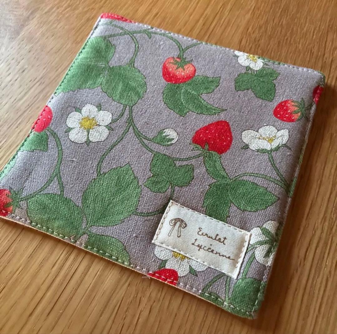 ちー ハンドメイド コースター 格子柄2枚＆ポットマット 鍋敷き いちご柄