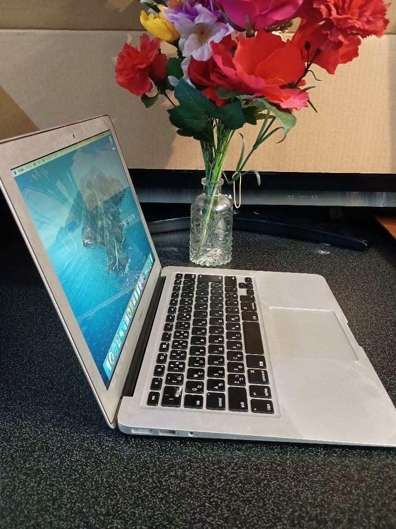 超美品MacBookAir 動作確認済み送料込み保証なし。