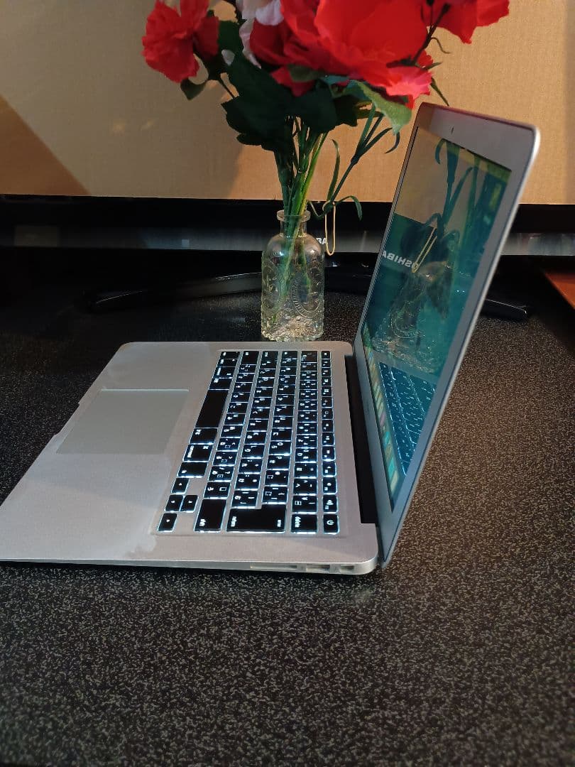 超美品MacBookAir 動作確認済み送料込み保証なし。