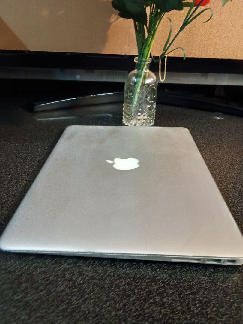 超美品MacBookAir 動作確認済み送料込み保証なし。