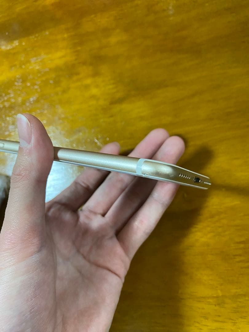 Apple iPhone 7 ゴールド 256GB 本体　docomo 1-15