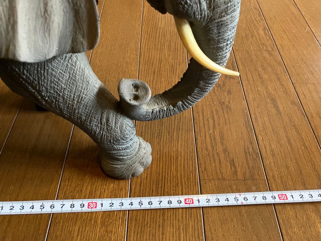 リアルな象のフィギュア 約30cm