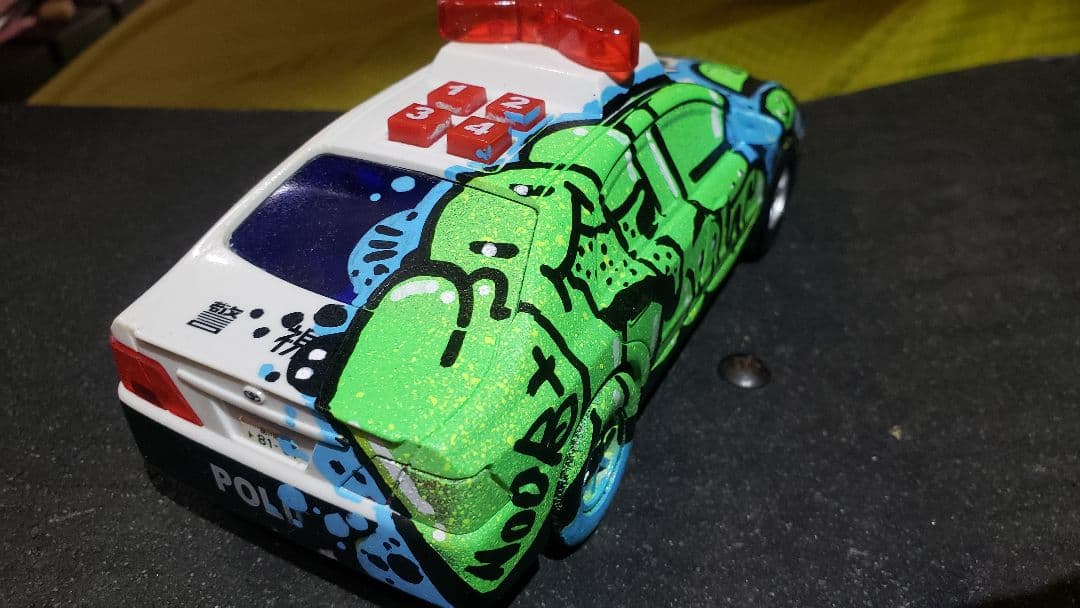 グラフィティ警察車両ミニカー ハンドメイド